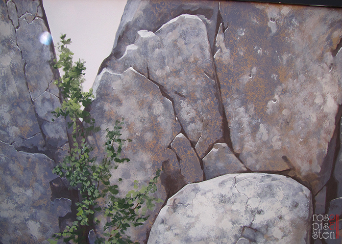 внешняя роспись стены , скалы, березка в скалах